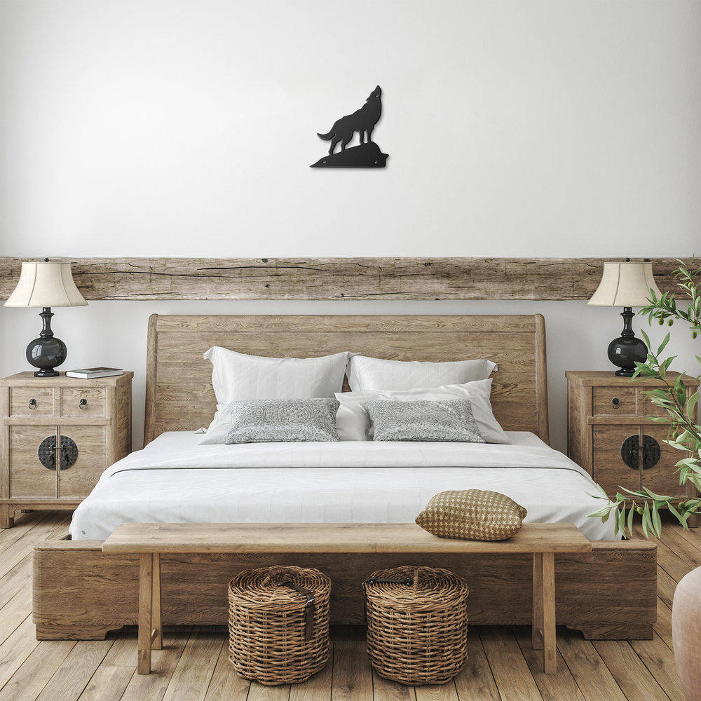 Howling Wolf Metal Sign - Elegant Home Decor
